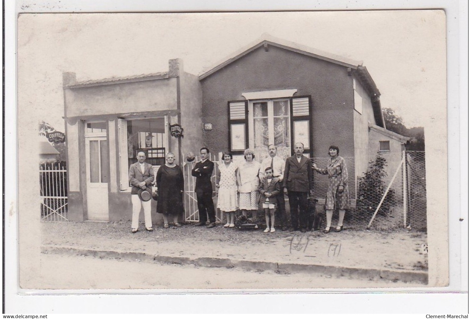 ORMESSON : Photo Devant Leur Boutique De Coiffeur - Très Bon état - Ormesson Sur Marne