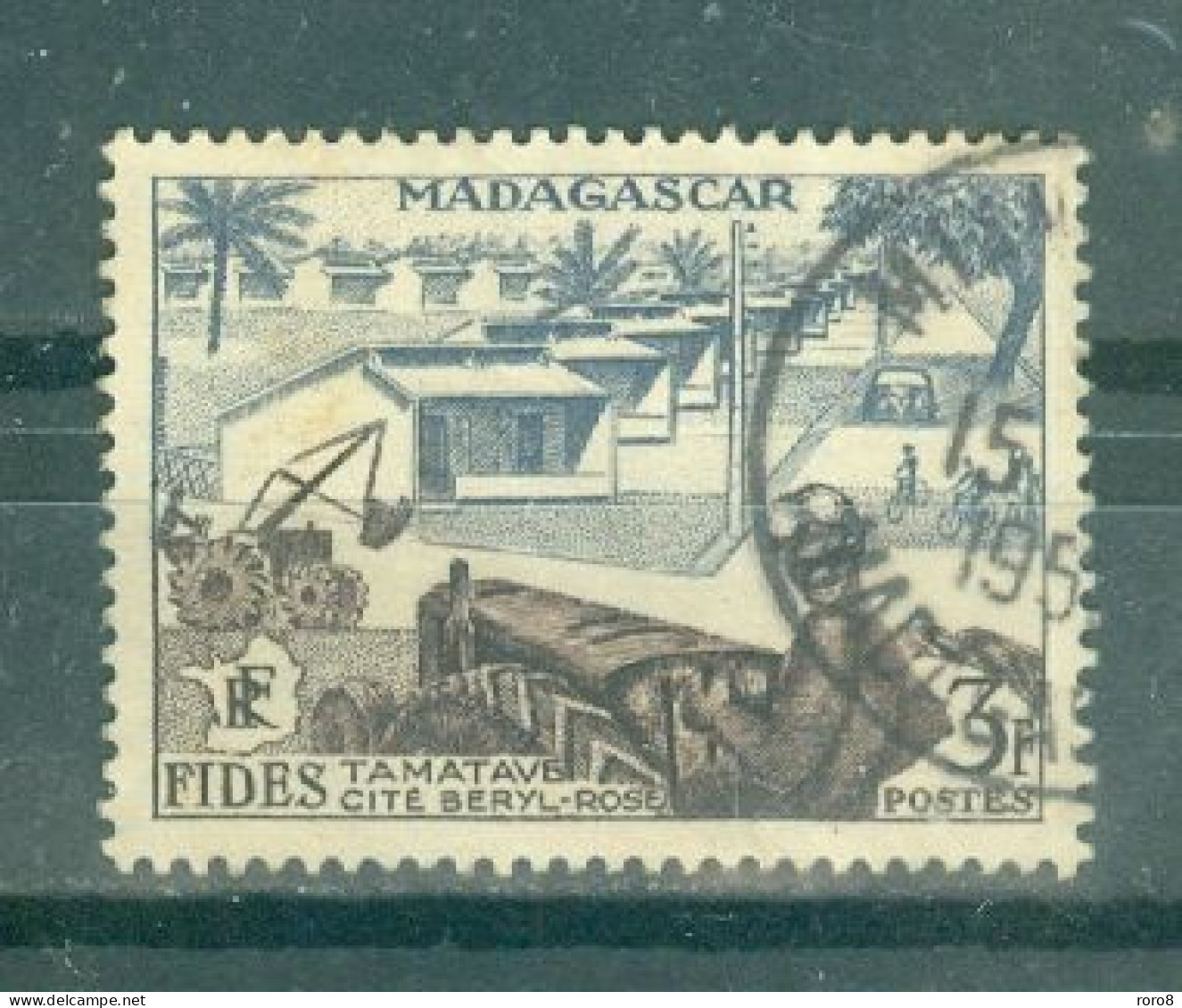 MADAGASCAR - N°327 Oblitéré. - Fonds D'Investissement Pour Le Développement Economique Et Social. - Gebruikt