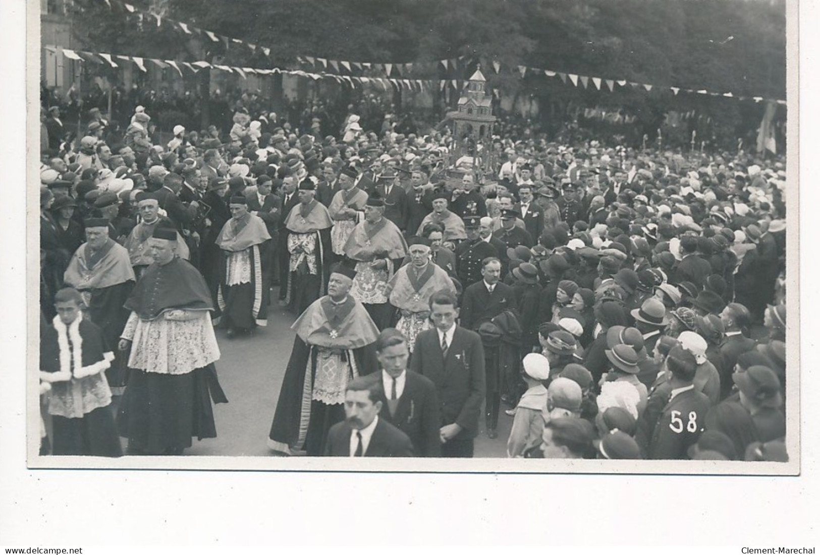 CLERMONT- FERRAND : 4 Documents, Procession Du Port 22 Mai 1933 - Arras