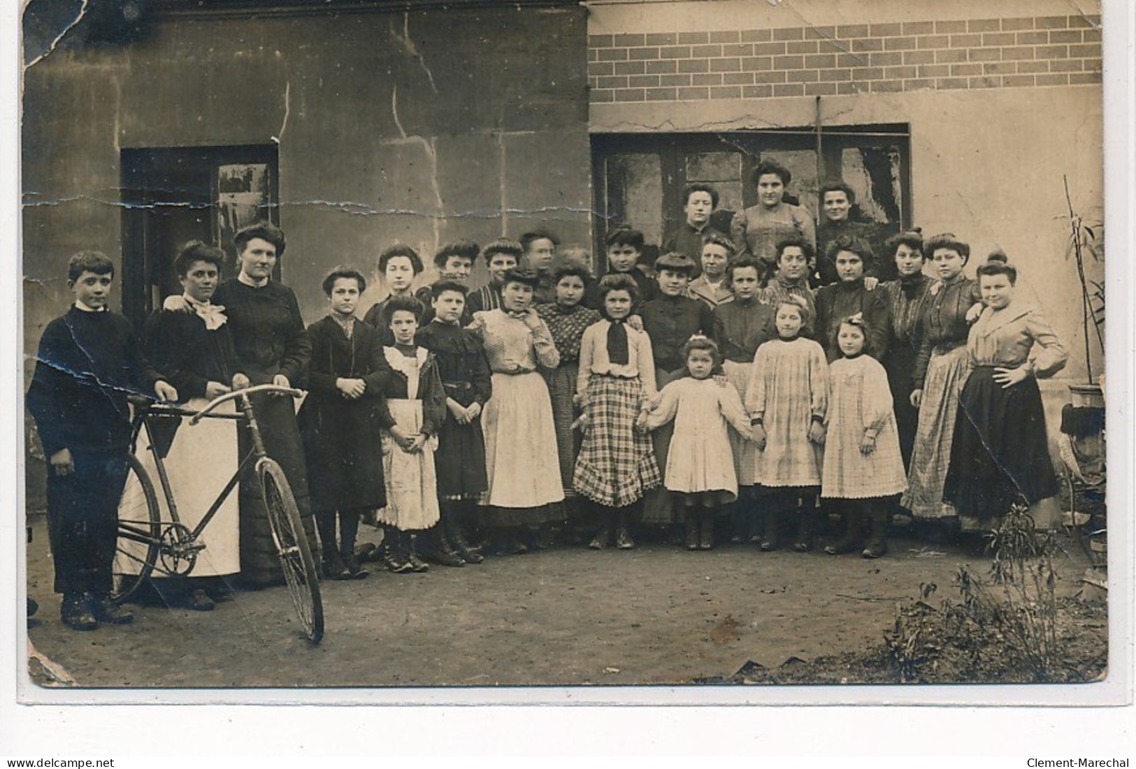 ARGENTEUIL : Rassemblés Pour Une Photo, Vélo - Etat - Argenteuil