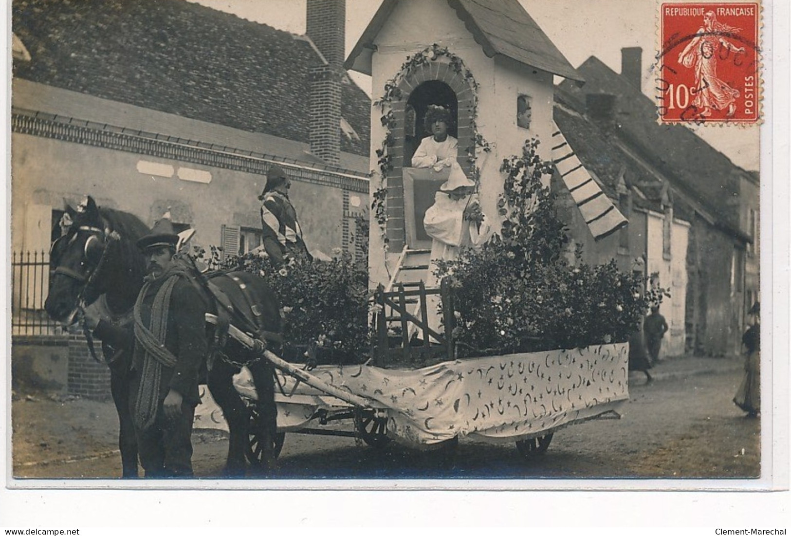 OUCQUES LA JOYEUSE : Cavalcade, Moulin à Vent - Tres Bon Etat - Autres & Non Classés