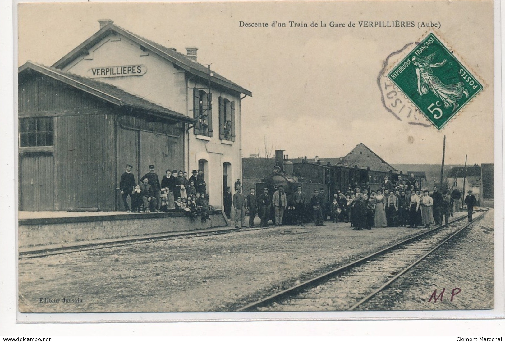 VERPILLIERES : Descente D'un Train De La Gare - Etat - Sonstige & Ohne Zuordnung