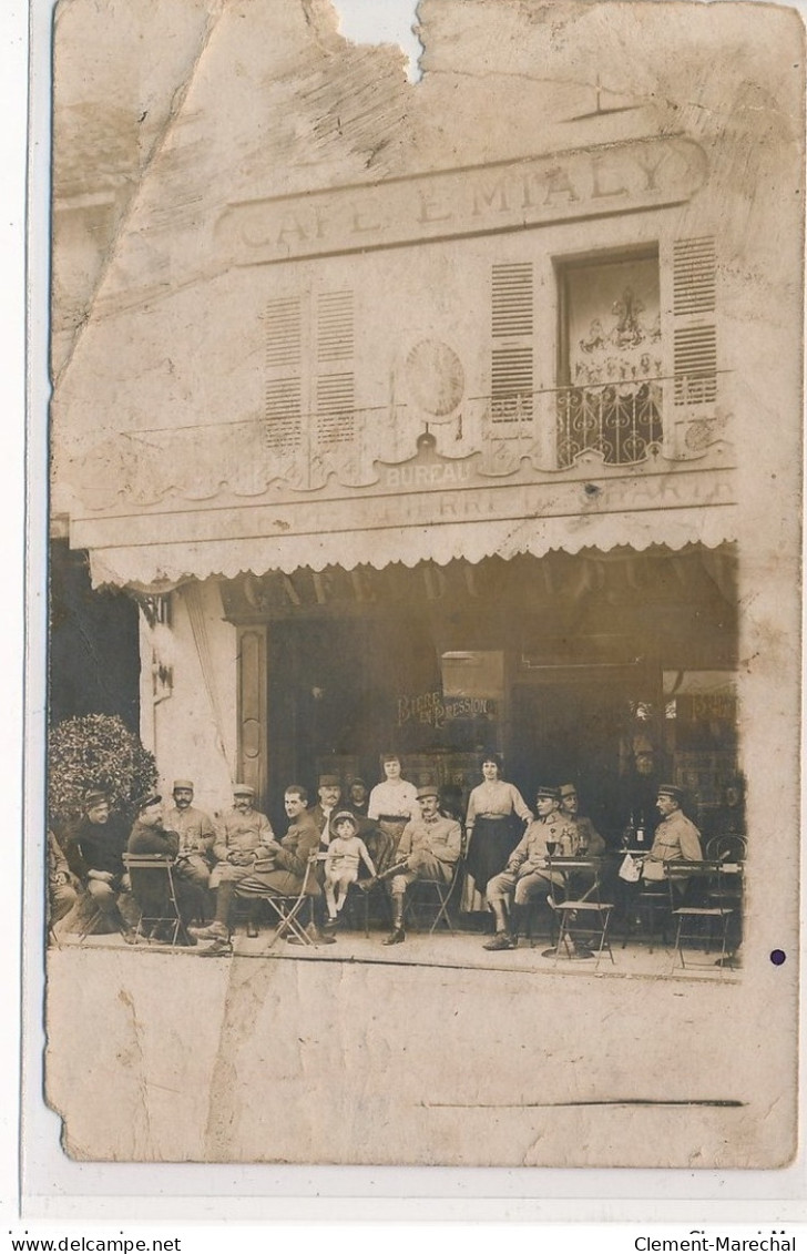 SAINT-LAURENT-du-PONT : Café Du Louvre, Café Mialy - Etat - Saint-Laurent-du-Pont