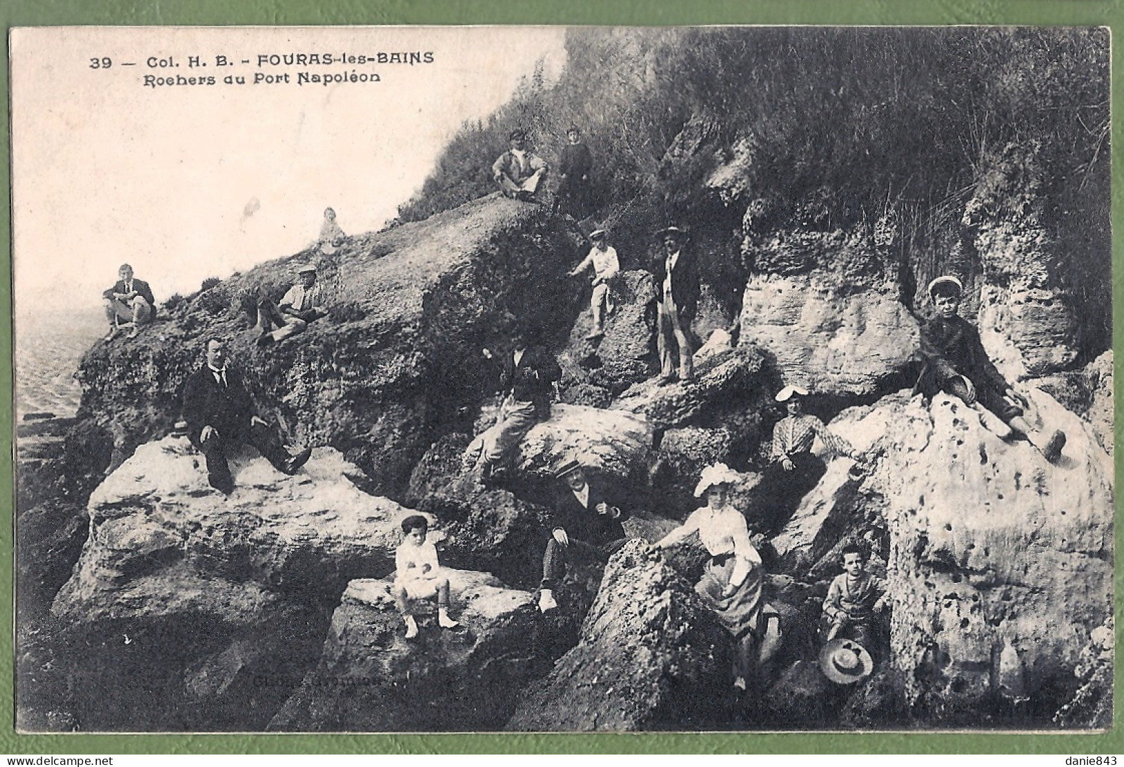 CPA - CHARENTES MARITIMES - FOURAS LES BAINS - ROCHERS DU PORT NAPOLÉON - Très Belle Animation - Fouras-les-Bains