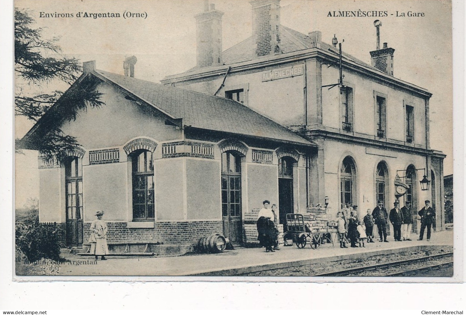 ALMENESCHES : La Gare - Tres Bon Etat - Autres & Non Classés