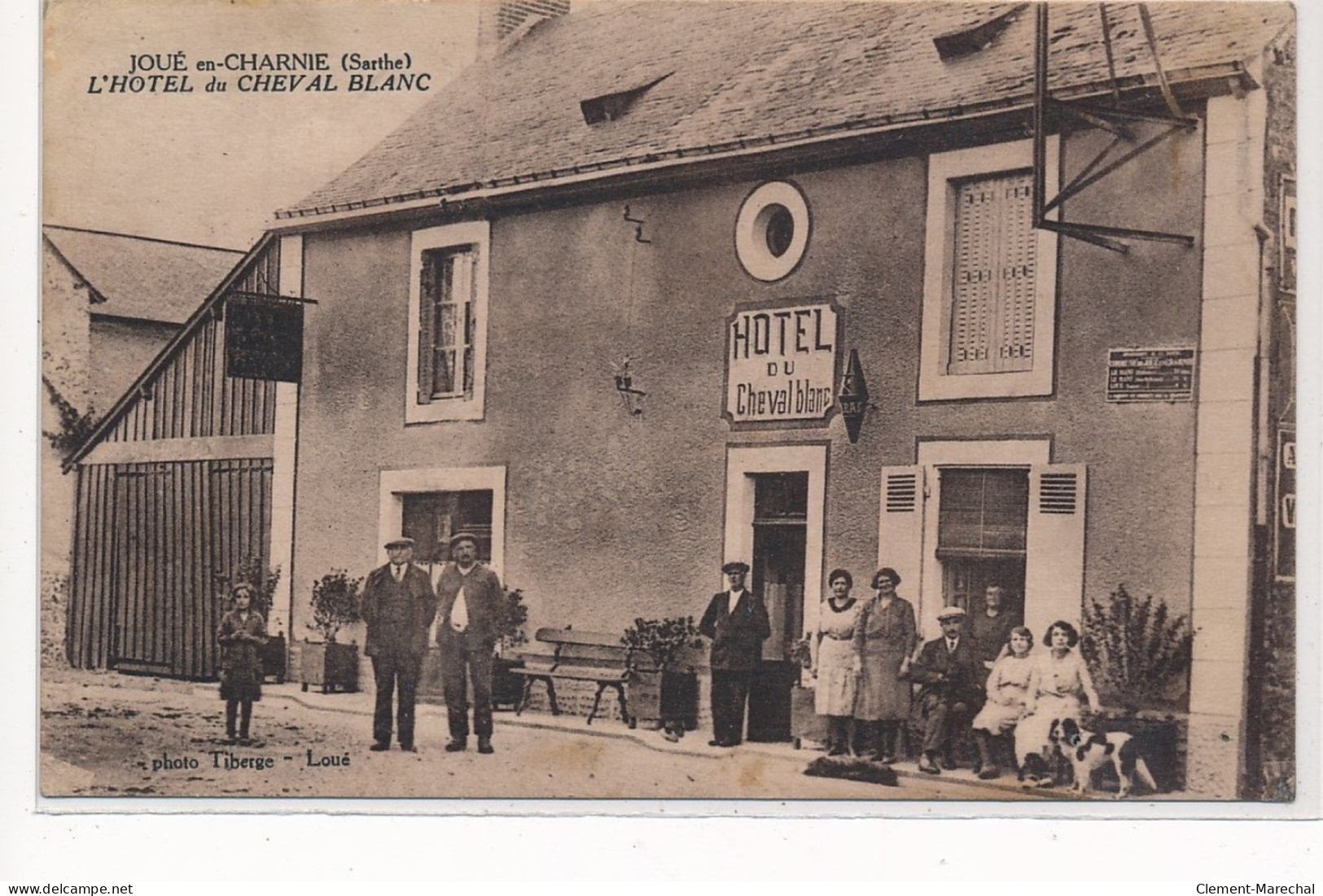 JOUE-en-CHARNIE : L'hotel Du Cheval Blanc - Etat - Other & Unclassified