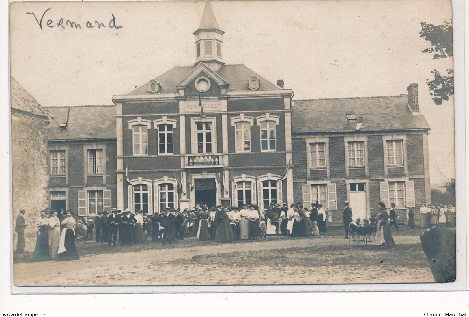 VERMAND : Hotel De Ville - Tres Bon Etat - Sonstige & Ohne Zuordnung