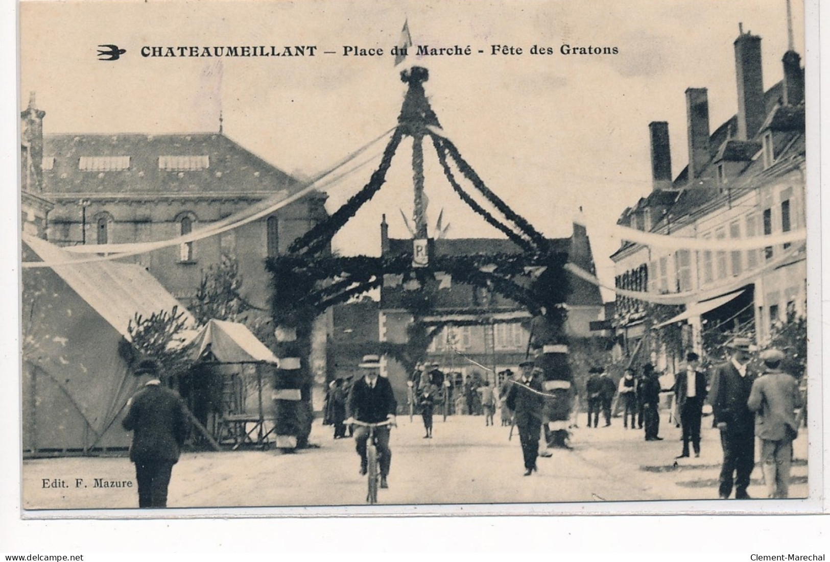 CHATEAUMEILLANT : Place Du Marché, Fete Des Gratons - Tres Bon Etat - Châteaumeillant