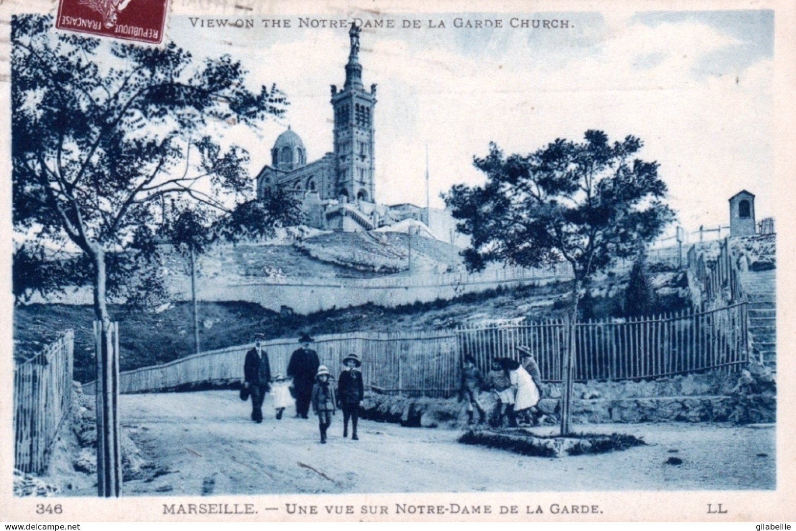 13 - MARSEILLE - Une Vue Sur Notre Dame De La Garde - Notre-Dame De La Garde, Ascenseur