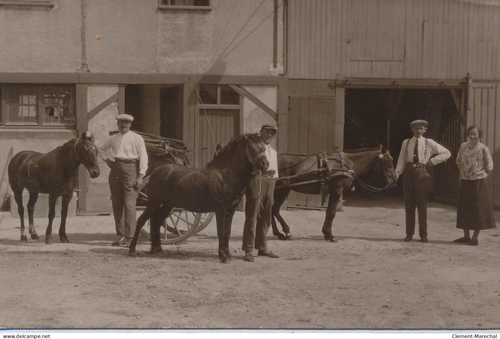 EPERNAY : Lot De 5cpa, Chevaux, Marechal-ferrand, Attelage - Tres Bon Etat - Epernay