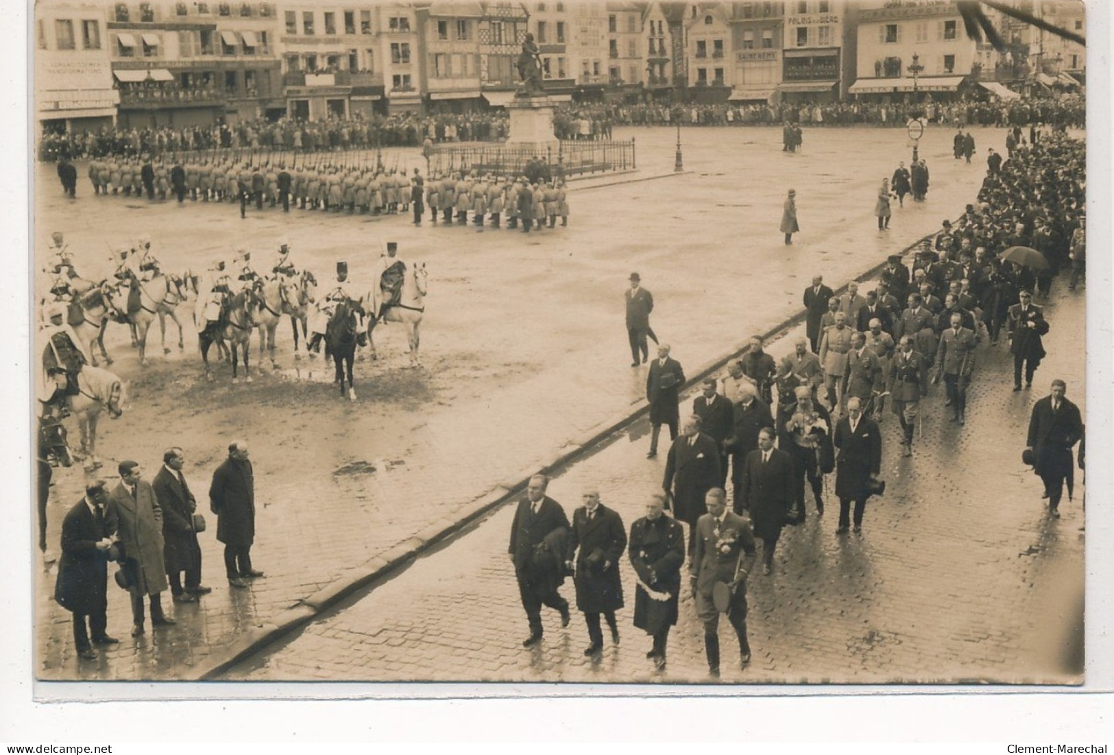 BEAUVAIS : Ceremonie, Militaire - Tres Bon Etat - Beauvais