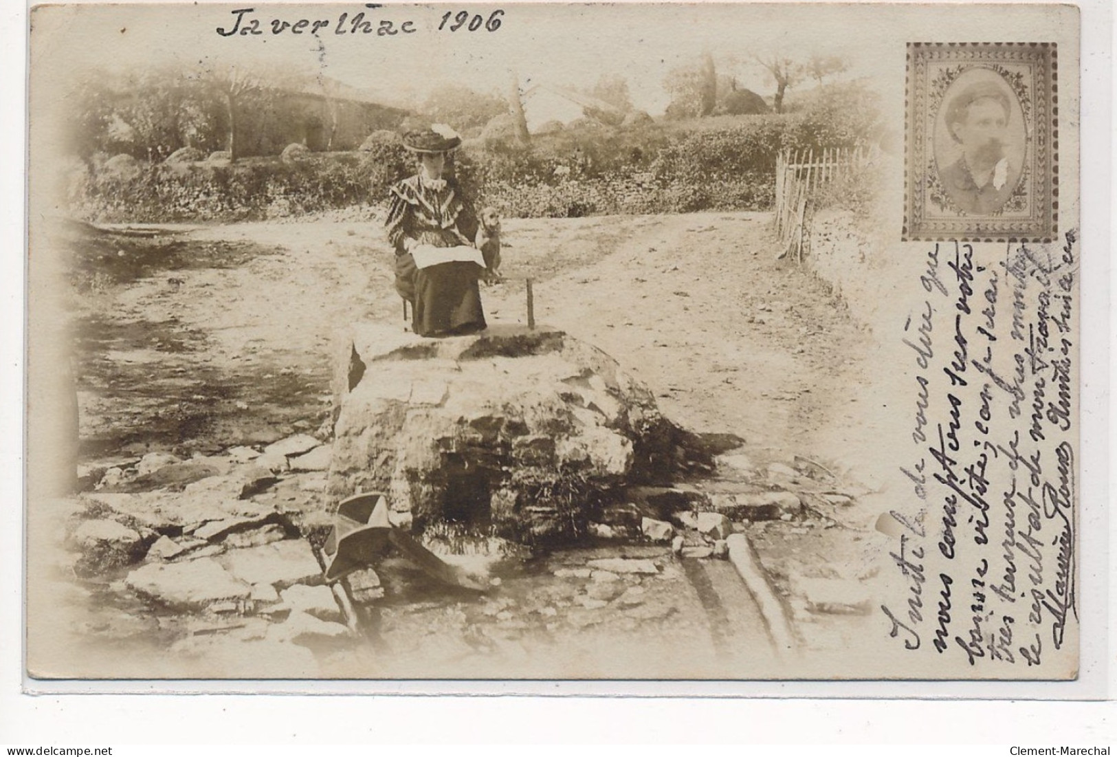 JAVERLHAC : Personnage Assise Sur Une Chaise Posée Sur Un Rocher - Tres Bon Etat - Autres & Non Classés