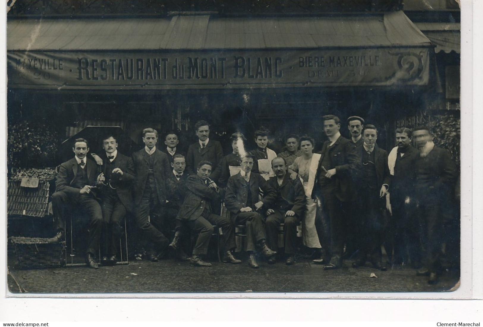 CARTE PHOTO A LOCALISER : Paris(?) Restaurant Du Mont-blanc, Biere Maxeville - Tres Bon Etat - Photos