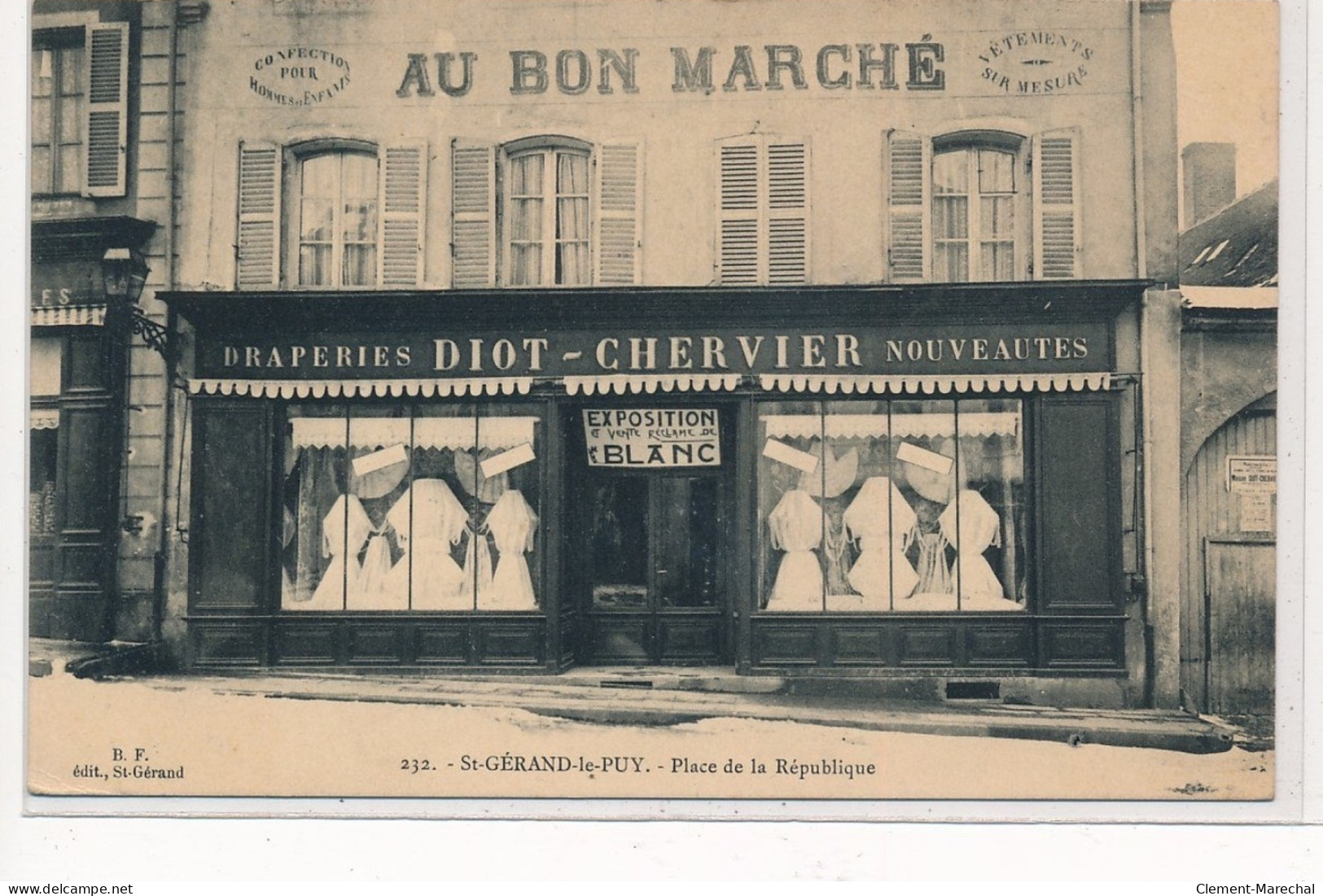 SAINT-GERAND-le-PUY : Place De La Republique, "au Bon Marché" - Tres Bon Etat - Autres & Non Classés