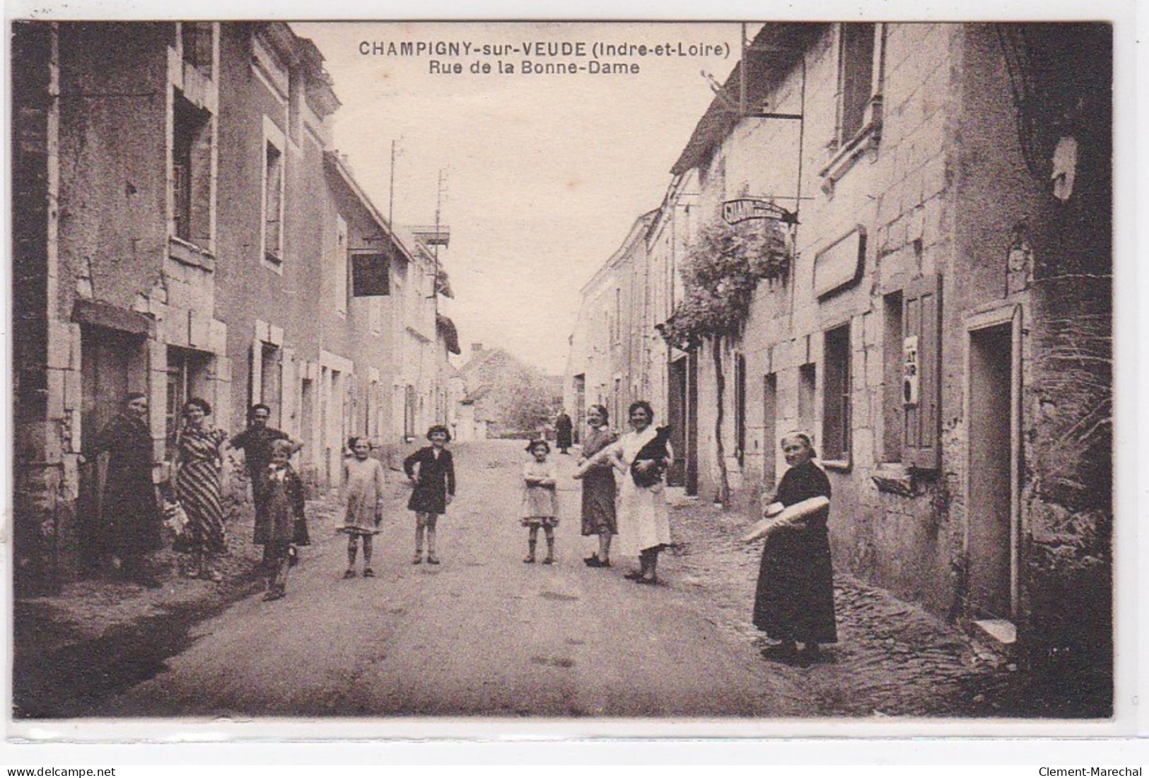 CHAMPIGNY SUR VEUDE : Rue De La Bonne Dame - Très Bon état - Altri & Non Classificati