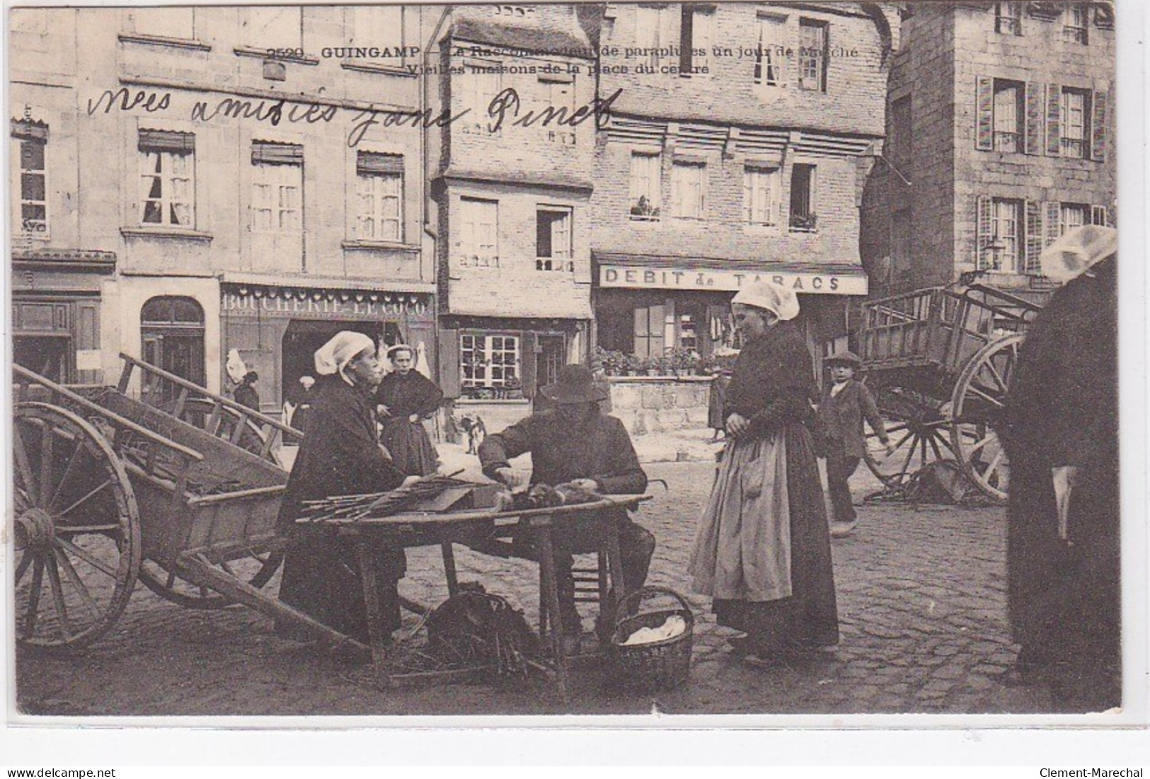 GUINGAMP : Le Raccommodeur De Parapluie Un Jour De Marché - état (une Petite Déchirure) - Guingamp