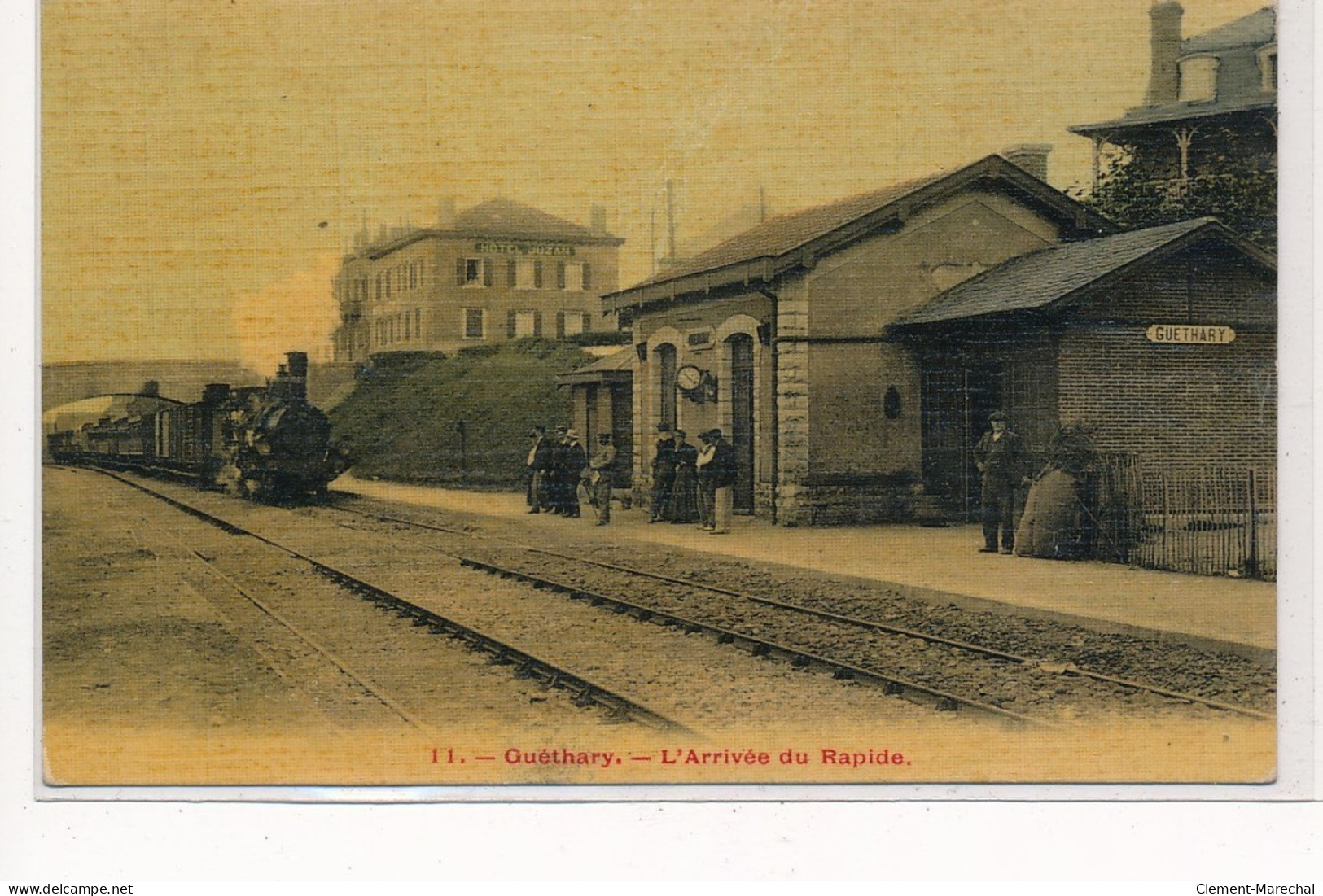 GUETHARY : L'arrivée Du Rapide, Gare, Toillée - Etat (legerement Décollée) - Guethary