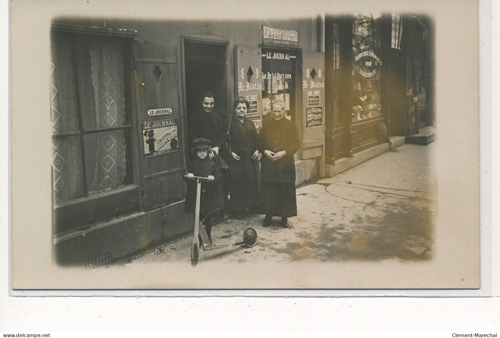 CARTE PHOTO A LOCALISER : Paris(?) Photo Format CPA - Tres Bon Etat - Photos