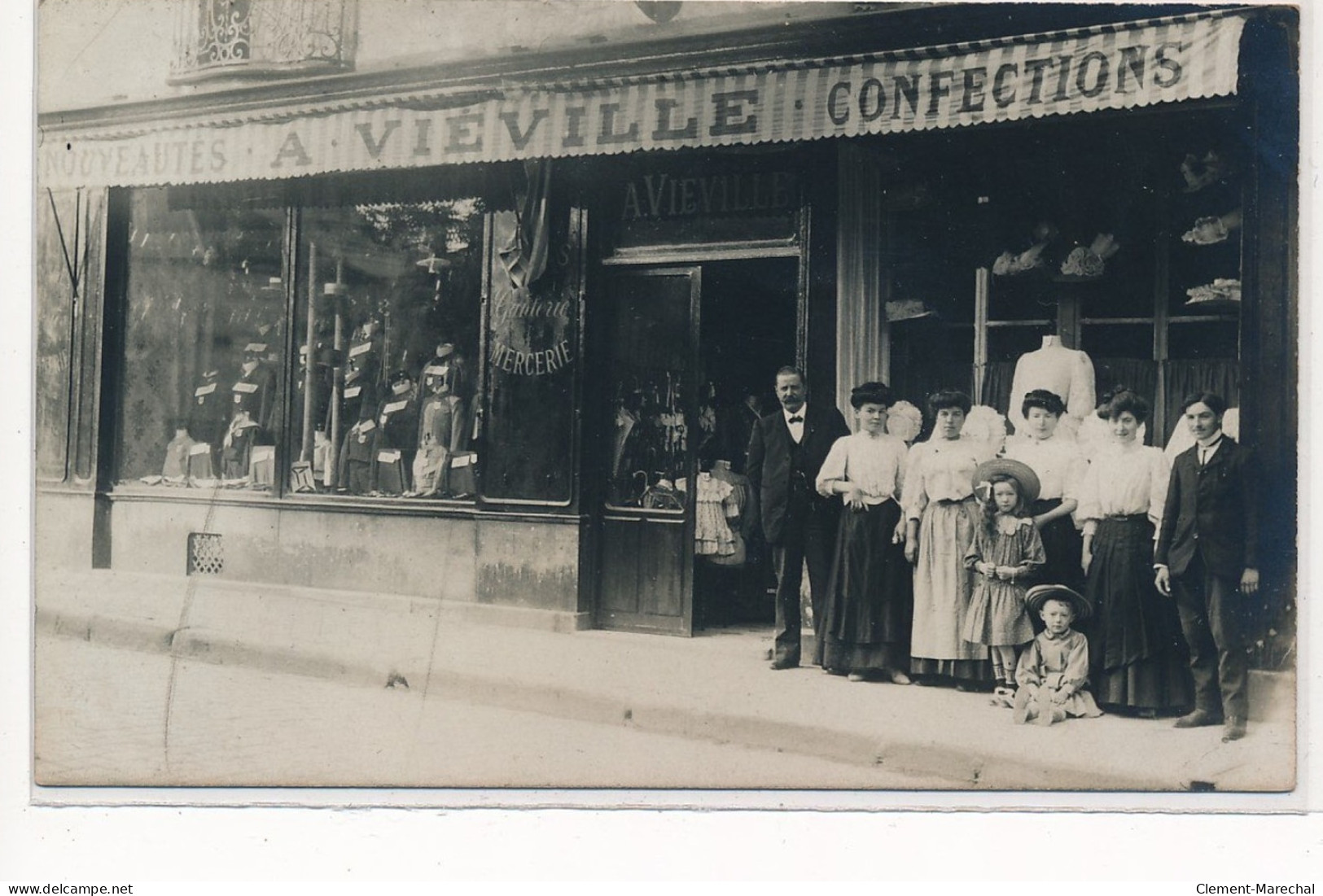 CARTE PHOTO A LOCALISER : Paris(?) A Vieville, Confections - Tres Bon Etat - Photos