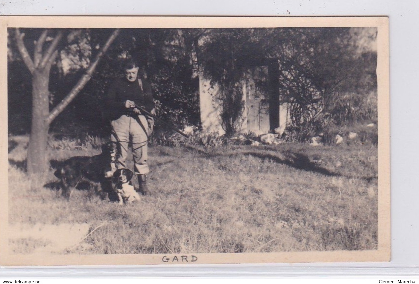 Photo Format Cpa D'une Scène De Chasse Sur La Route D'UZES à 9 Km De Nimes - Très Bon état - Other & Unclassified