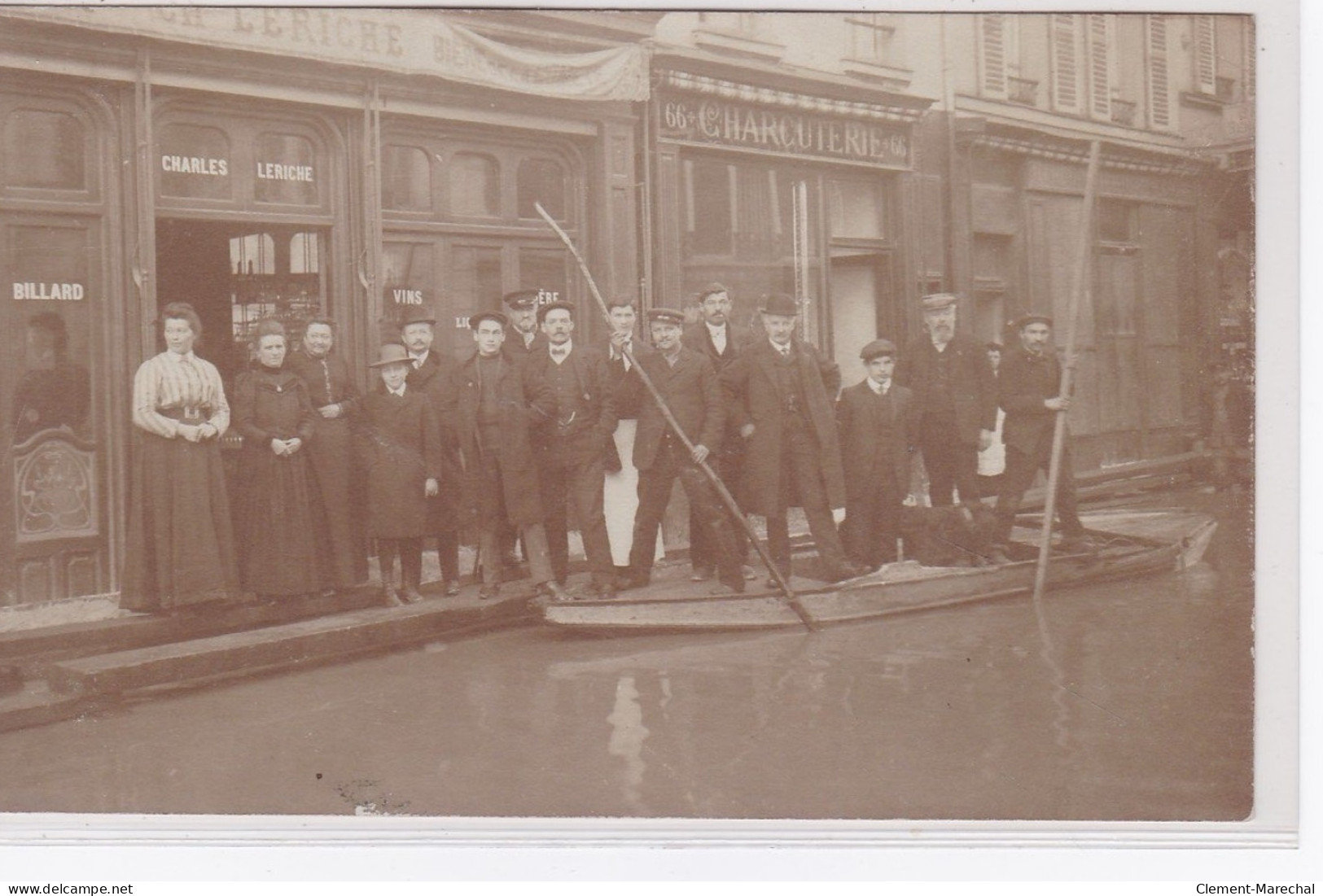 PUTEAUX : Carte Photo Du Café LERICHE Pendant Les Inondations - Très Bon état - Puteaux