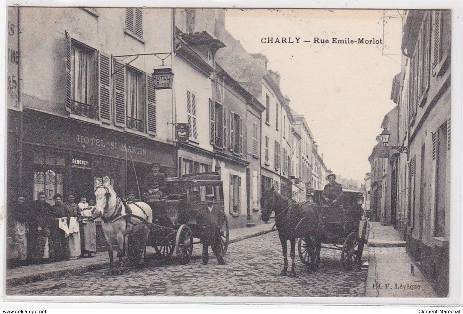 CHARLY : Rue Emile Morlot (attelage De L'hotel Saint Martin) - Très Bon état - Altri & Non Classificati