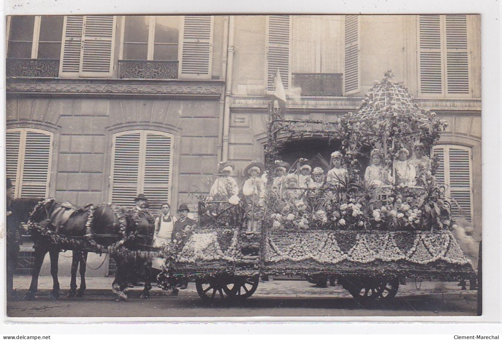 BORDEAUX ? : Carte Photo D'un Char (cavalcade - Attelage) - Très Bon état - Bordeaux