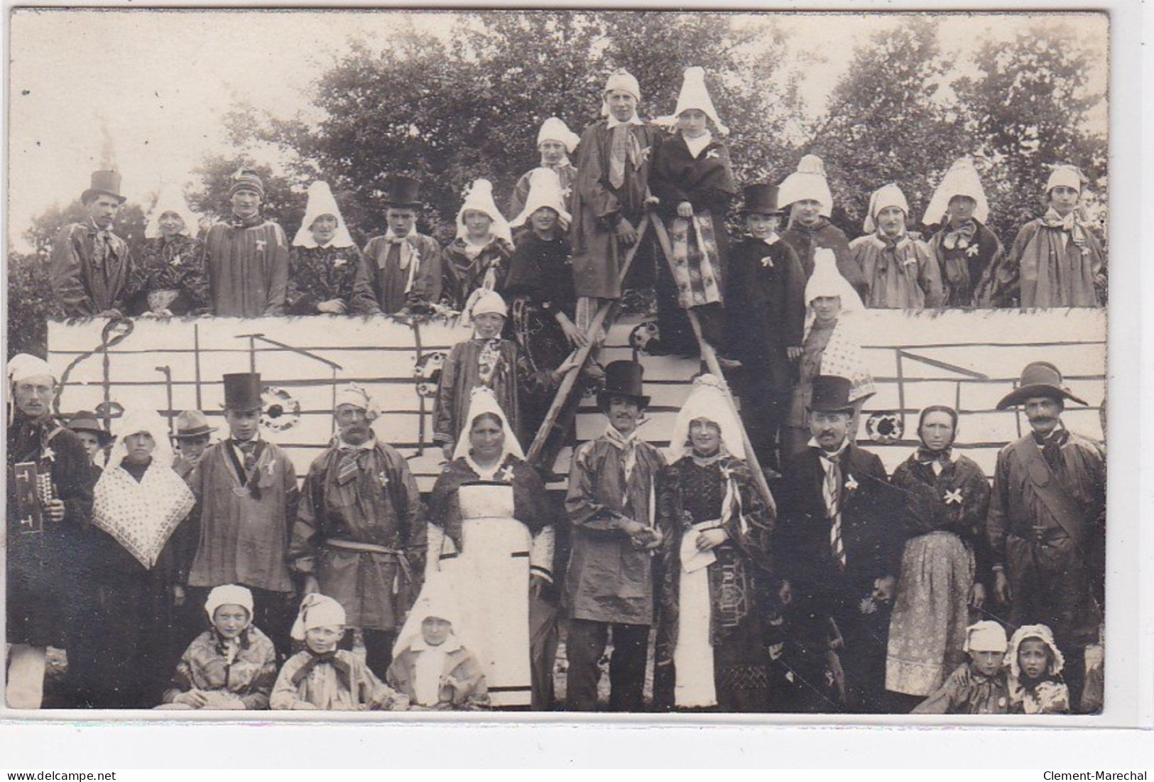 A LOCALISER : Carte Photo D'une Fête En Normandie (cavalcade) - Très Bon état - Autres & Non Classés