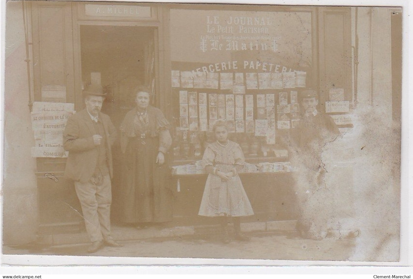 LEVALLOIS PERRET : Carte Photo De La Librairie - Marchand De Journaux Et De Cartes Postales MICHEL - Bon état - Levallois Perret