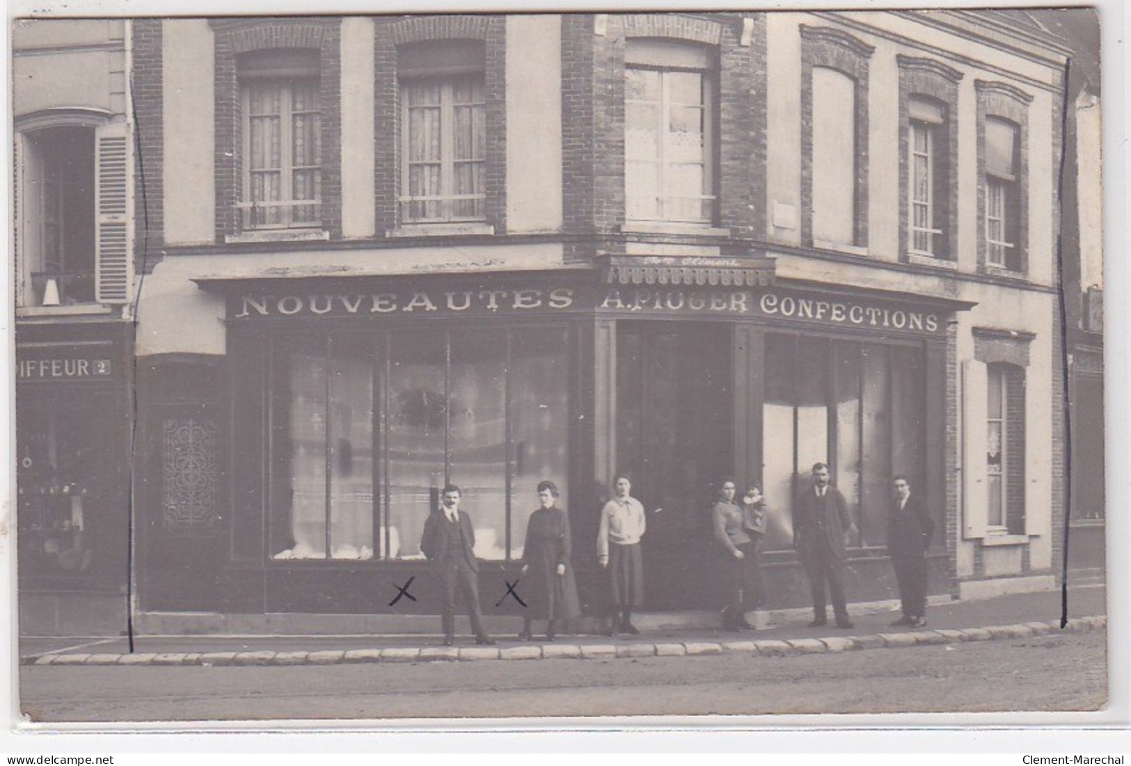 CHATEAUNEUF EN THYMERAIS : Carte Photo Du Magasin De Nouveautés Et Confections PIOGER - Très Bon état - Châteauneuf