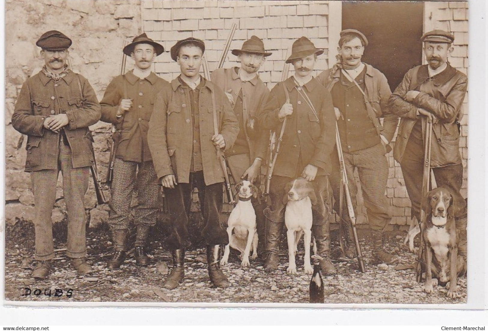 BESANCON 'environs) Carte Photo D'une Scène De Chasse - Bon état - Besancon