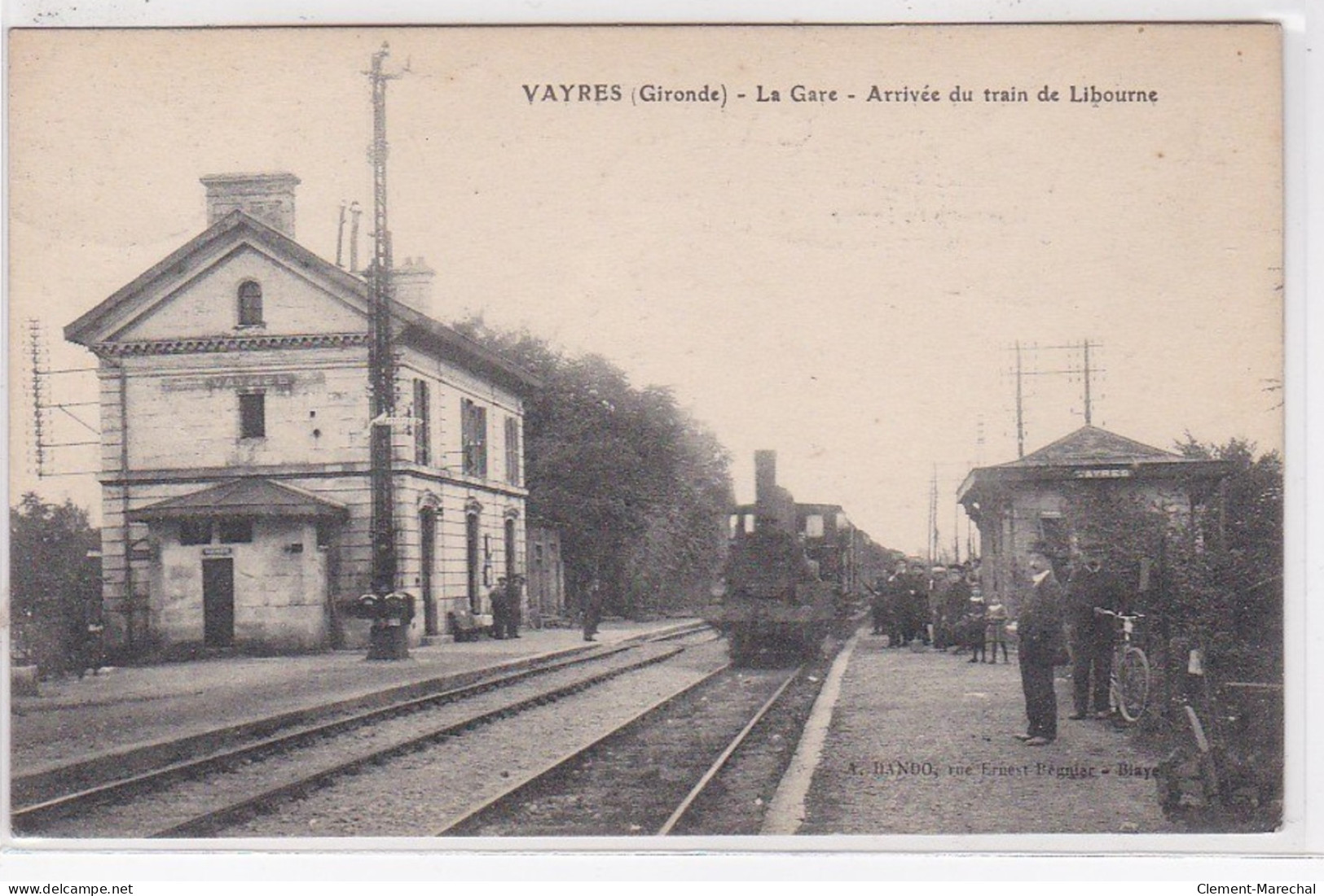 VAYRES : La Gare - Arrivée Du Train De Libourne - Très Bon état - Otros & Sin Clasificación