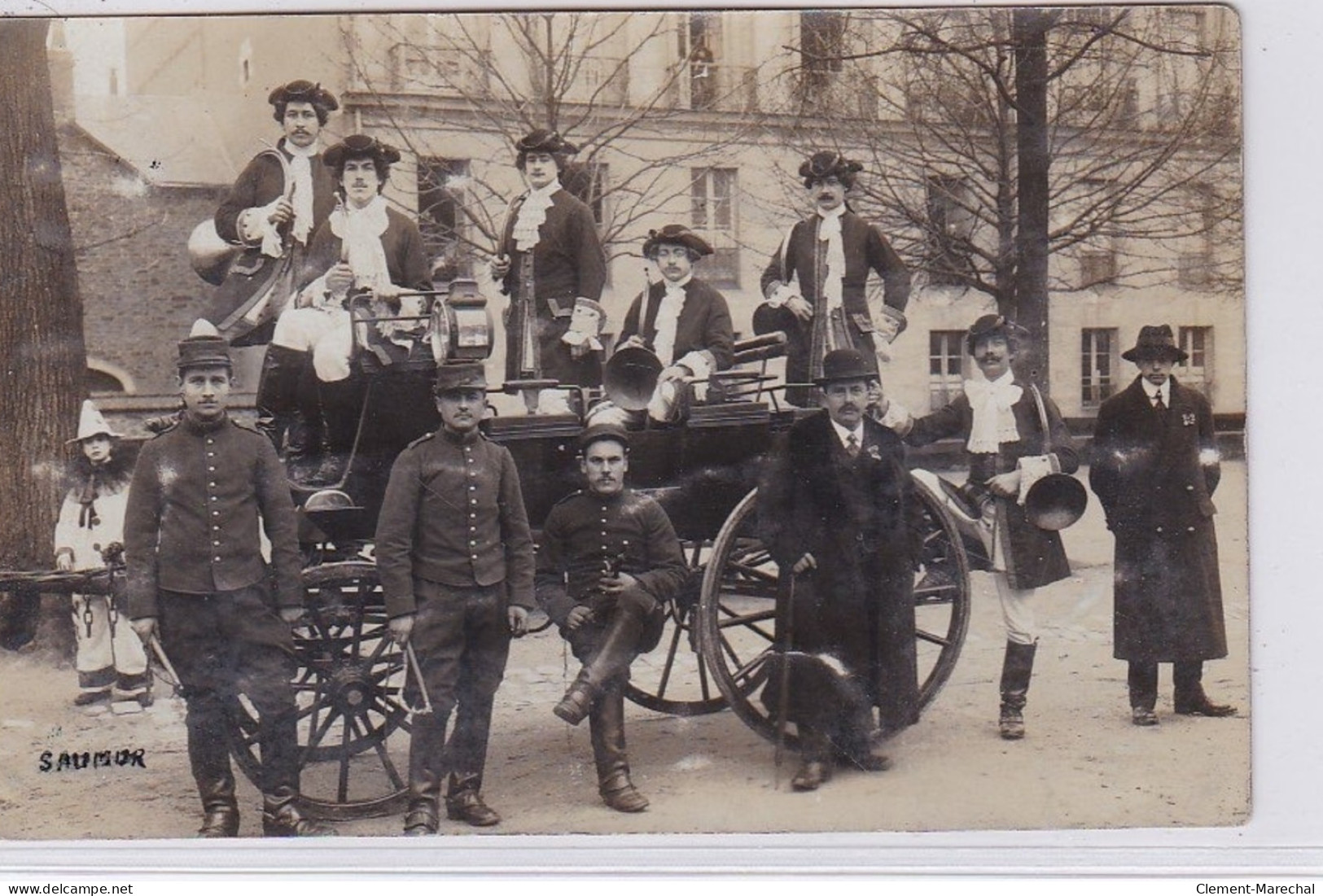 SAUMUR : Carte Photo De La Fanfare Lors De La Fête De La Saint Hubert - Très Bon état - Saumur