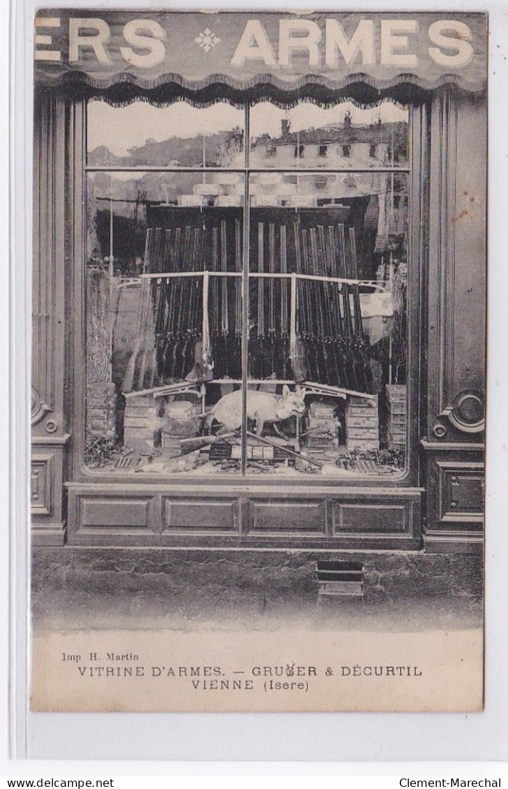 VIENNE : Vitrine D'armes Du Magasin Gruger Et DECURTIL (GRUVER?) - Très Bon état - Vienne