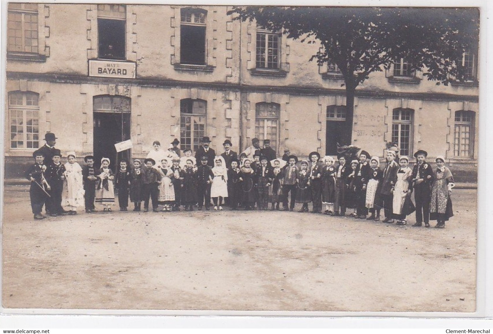 FONTENAY LE COMTE : Carte Photo D'une Cavalcade (BAYARD)- Très Bon état - Fontenay Le Comte