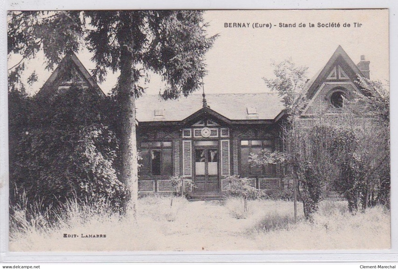 BERNAY : Stand De La Société De Tir - Très Bon état - Bernay