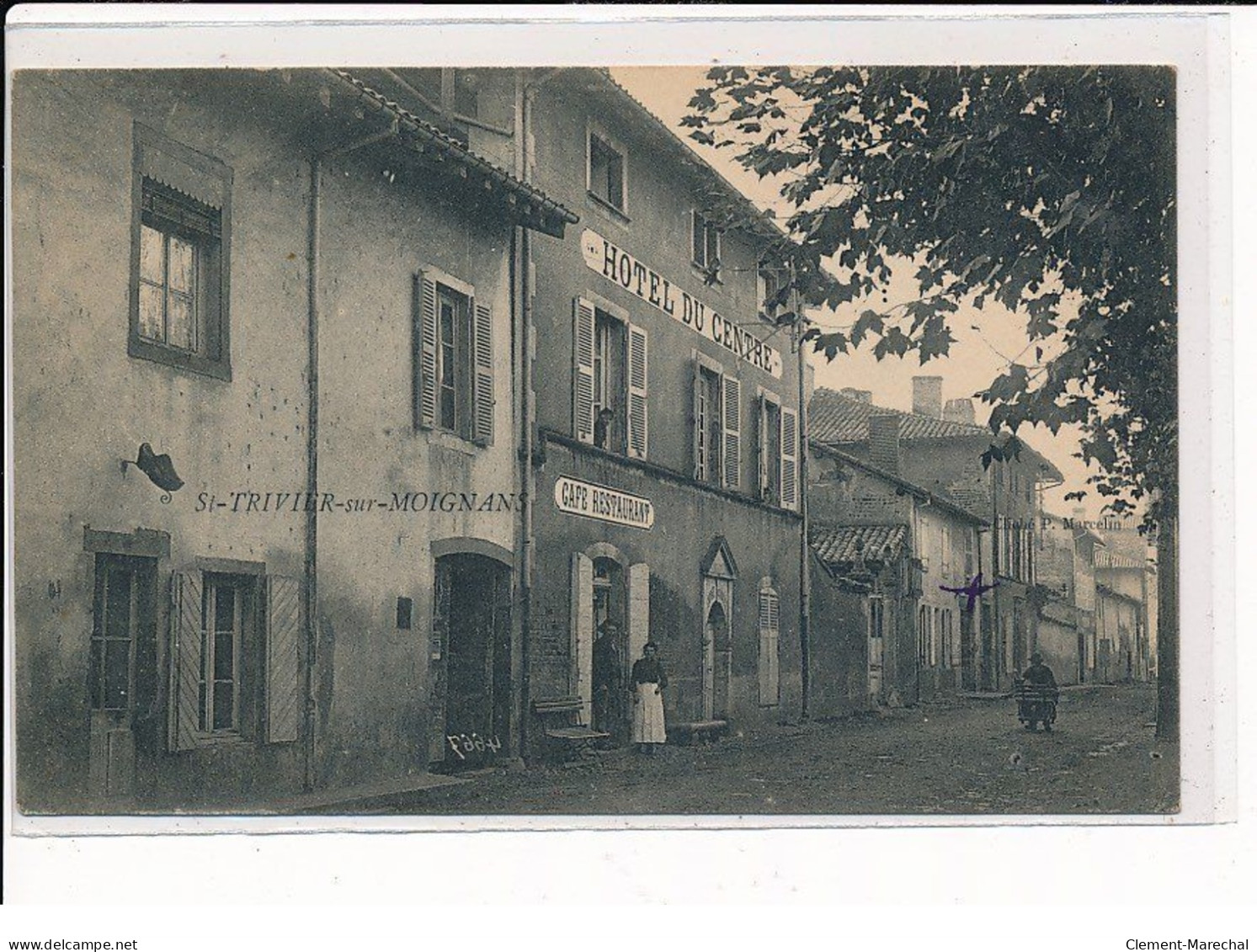 ST-TRIVIER-sur-MOIGNANS : Hotel Du Centre, Café Restaurant - Très Bon état - Non Classificati