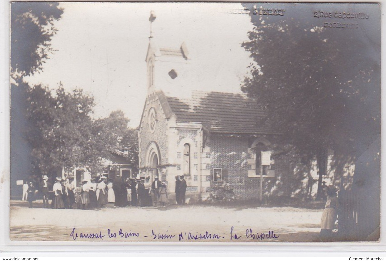 TAUSSAT LES BAINS : Carte Photo De La Chapelle - Sortie De La Messe (photo AUBERT NIZEAU) - Très Bon état - Sonstige & Ohne Zuordnung