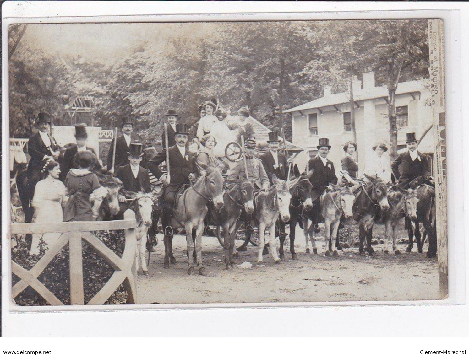 ROBINSON : Carte Photo D'une Fête (ânes - Militaires) - Très Bon état - Altri & Non Classificati