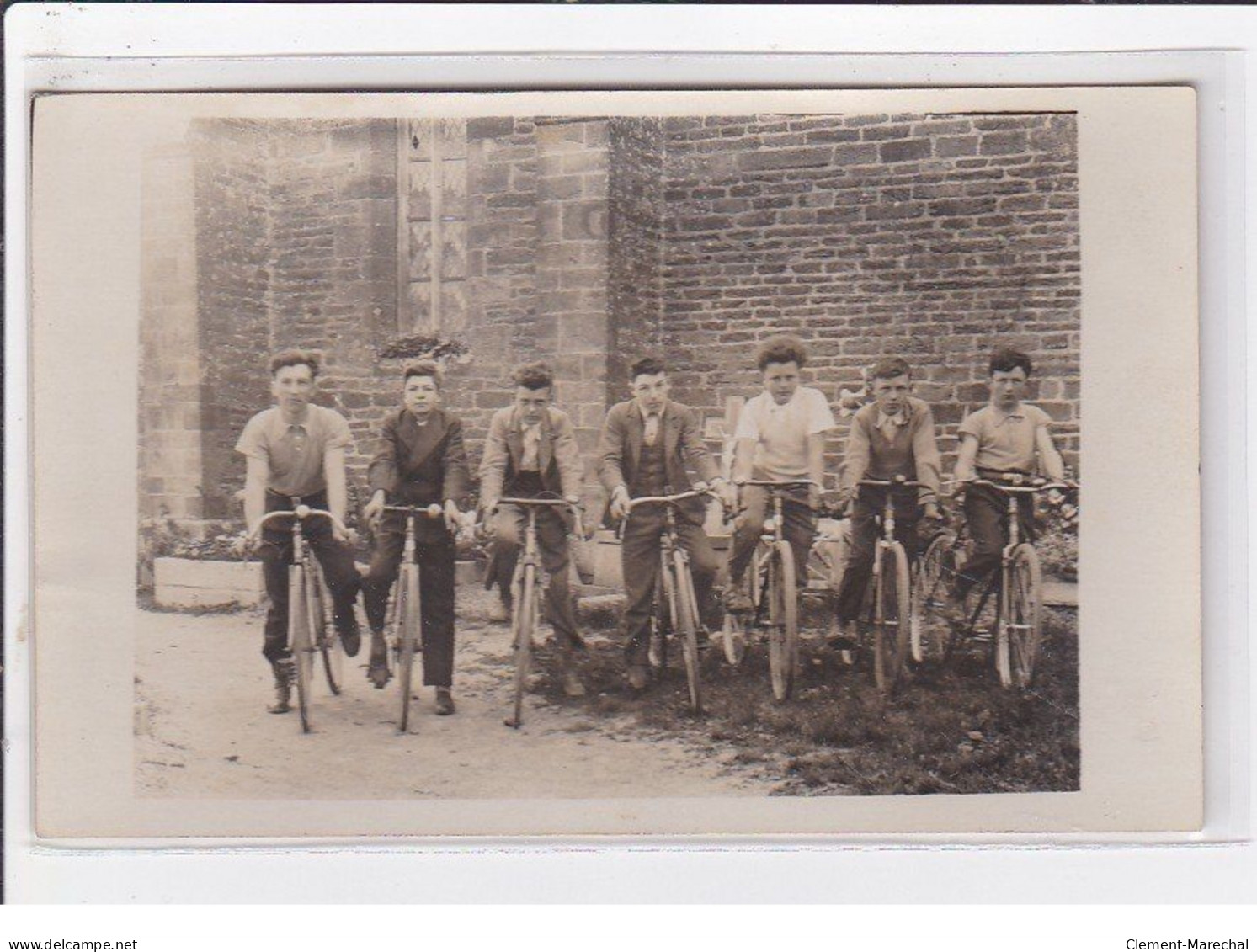 ROSTRENEN ?: Carte Photo De Jeunes Cyclistes (vélo) - Très Bon état - Other & Unclassified