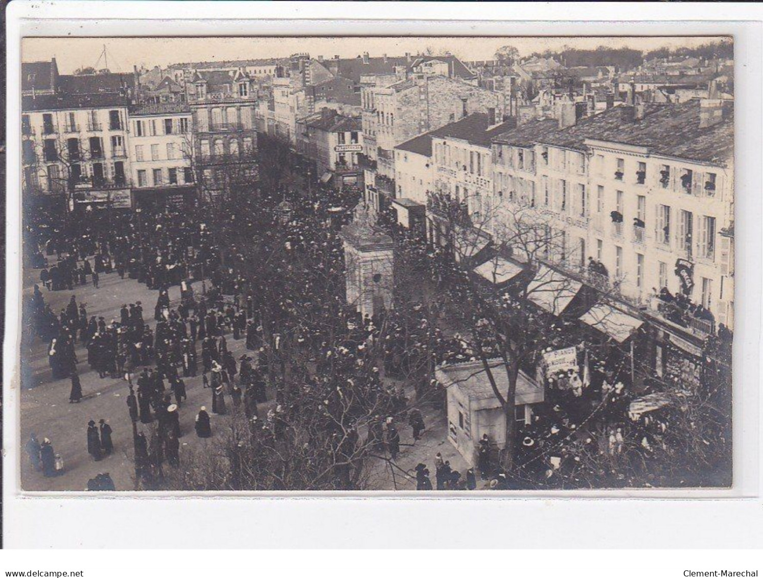 ROCHEFORT : Carte Photo De La Place Colbert - Très Bon état - Rochefort