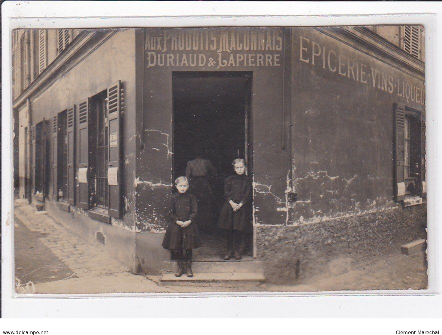 CHARENTON LE PONT : Carte Photo De L'épicerie "aux Produits Maconnais" DURIAUD Et LAPIERRE - état - Charenton Le Pont