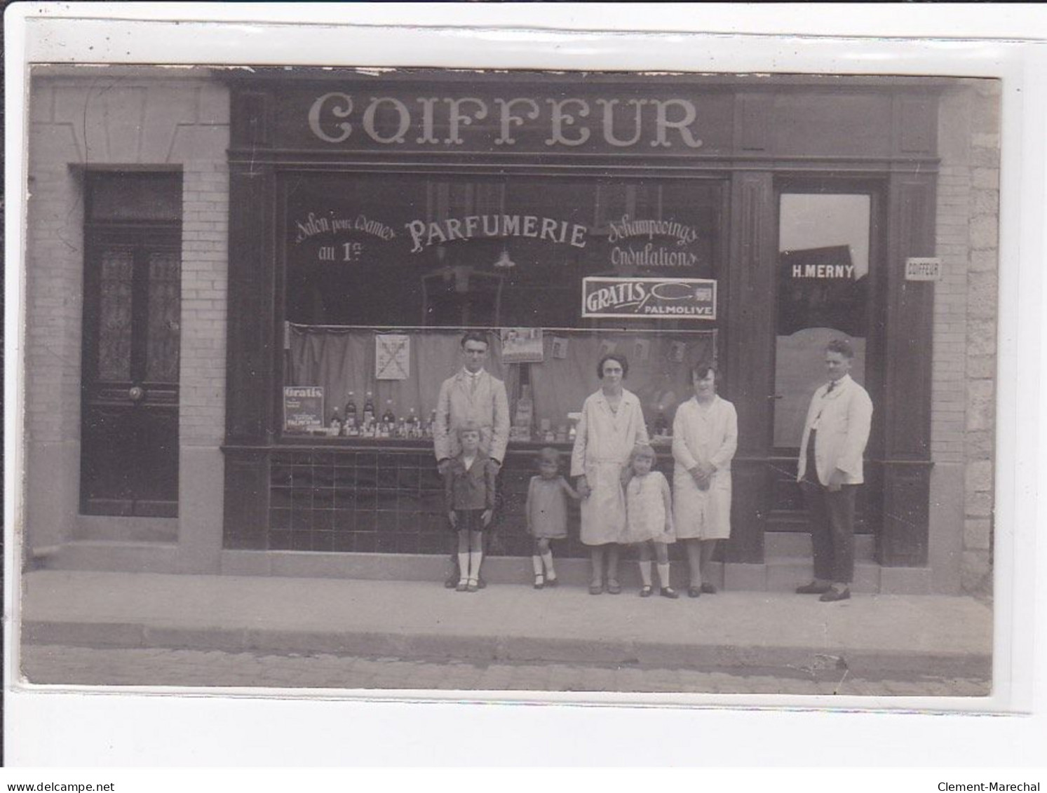 A LOCALISER : Carte Photo Du Salon De Coiffure Merny (coiffeur) - Très Bon état - Photos