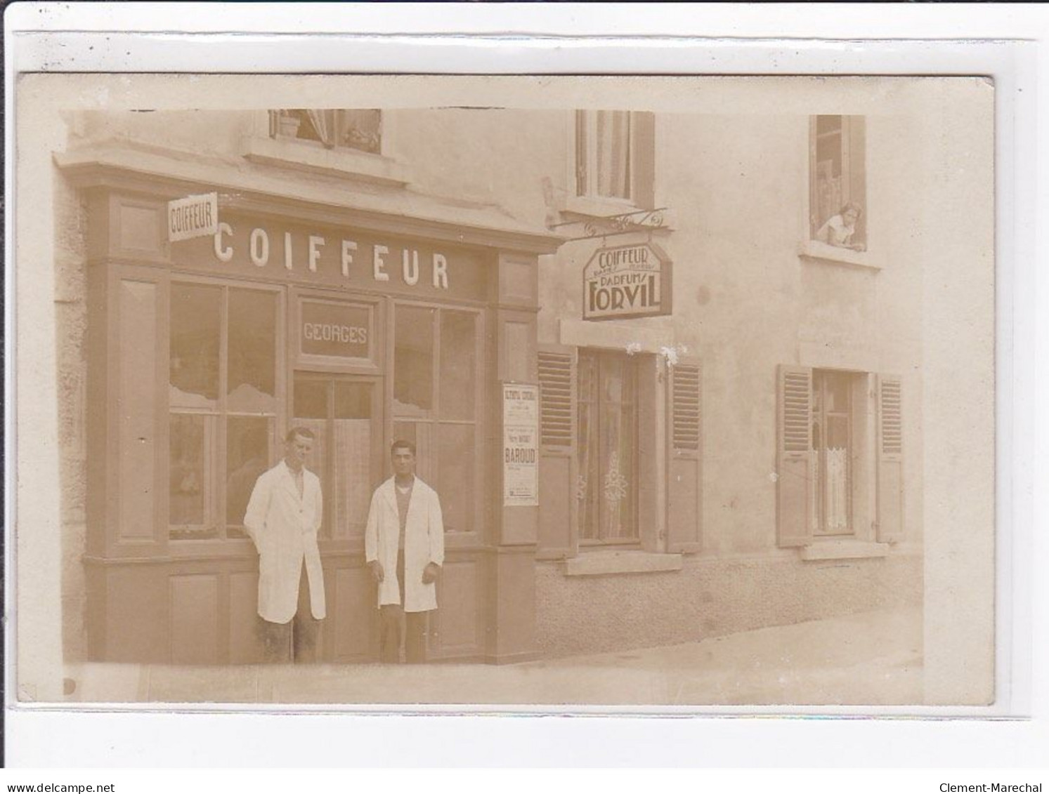 A LOCALISER : Carte Photo Du Salon De Coiffure Georges (coiffeur) - Très Bon état - Photos