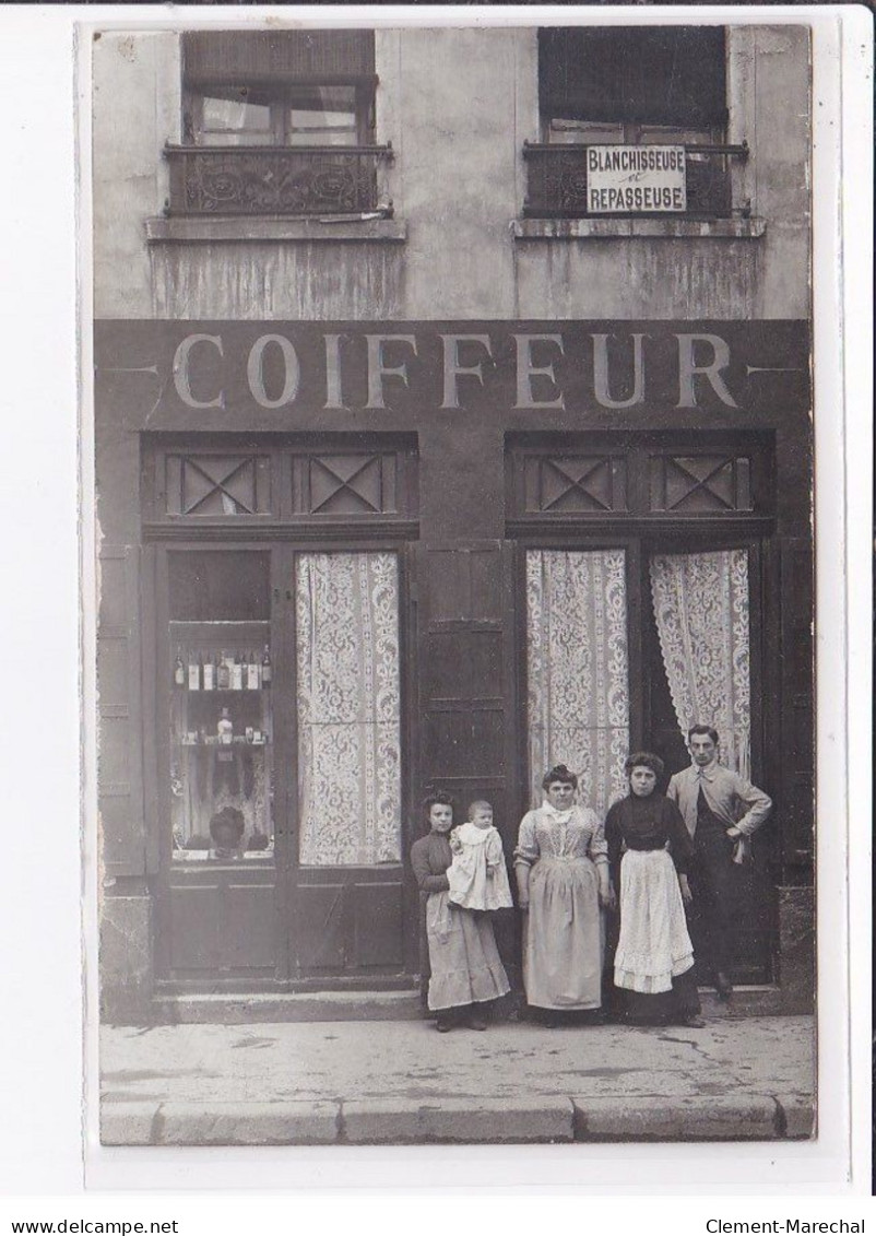 A LOCALISER : Carte Photo D'un Salon De Coiffure (coiffeur) - Très Bon état - Photos