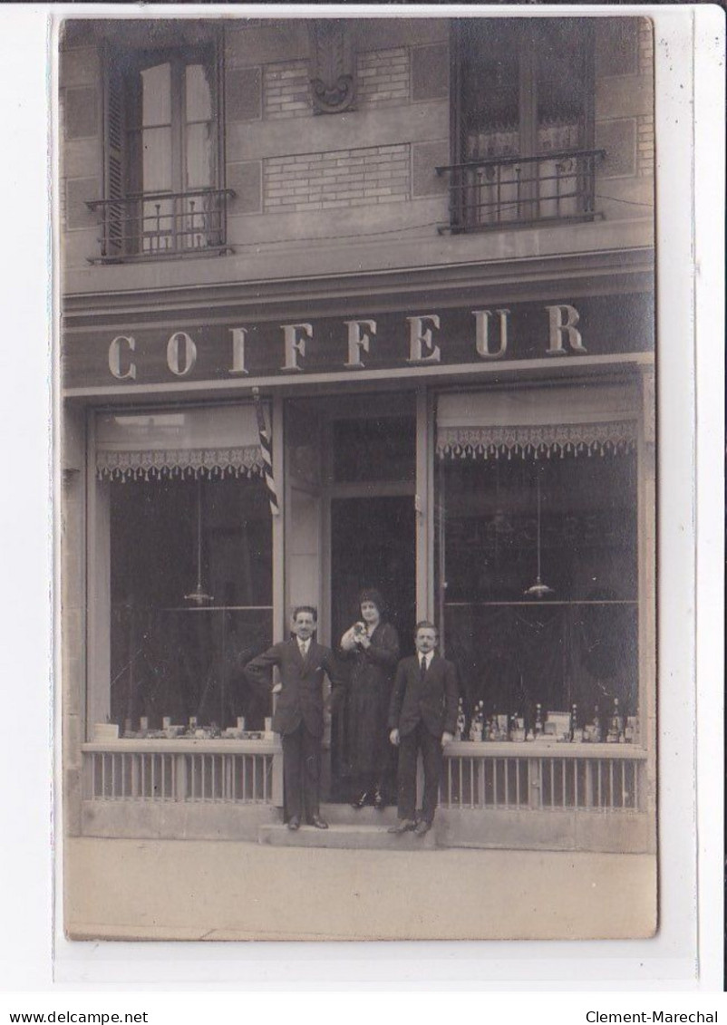 A LOCALISER : Carte Photo D'un Salon De Coiffure (coiffeur) - Très Bon état - Photos