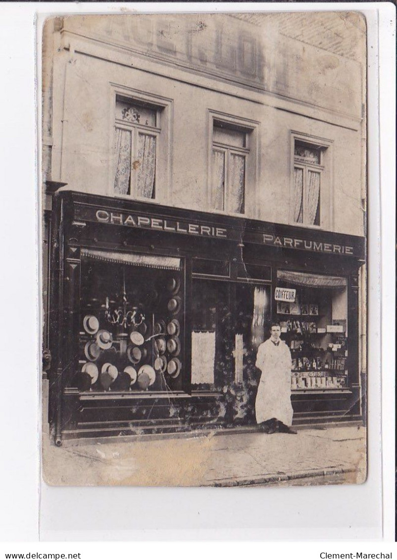 A LOCALISER : Carte Photo D'un Salon De Coiffure (coiffeur - Chapellerie - Parfumerie) - état - Photos