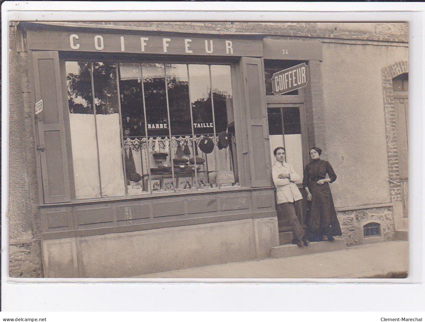 A LOCALISER : Carte Photo D'un Salon De Coiffure (coiffeur) -  Très Bon état - Photos