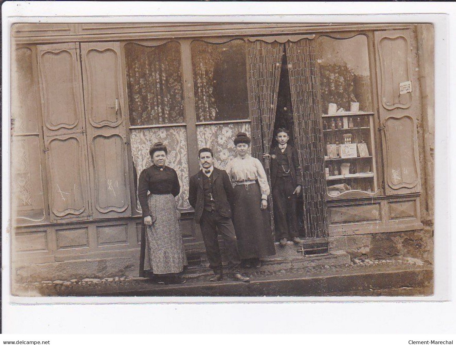 A LOCALISER : Carte Photo D'un Salon De Coiffure (coiffeur) -  Très Bon état - Photos