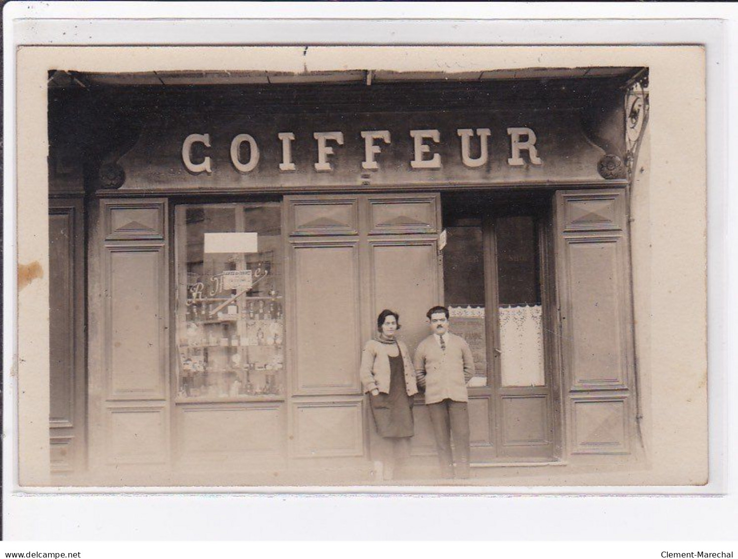 A LOCALISER : Carte Photo D'un Salon De Coiffure (coiffeur) -  Très Bon état - Foto's